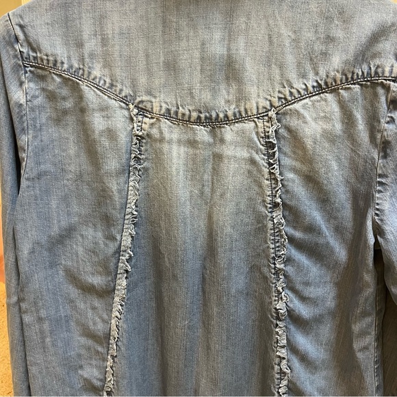 Cloth & Stone Chambray Shirt - Picture 8 of 8